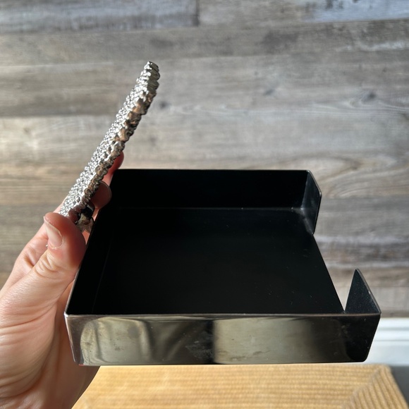 Michael Aram Cheeseboard & Serviette Holder - Picture 5 of 7